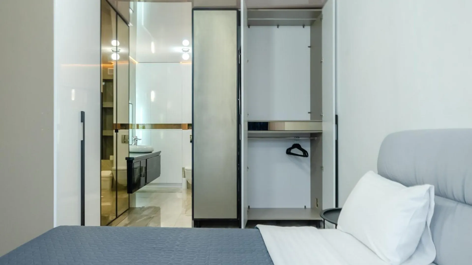 Petrovdom 109-200 In Spacious 2 Bedroom Apartments At Rc Kvartet, 16Г Vasyl Lypkivskyi Street Kyiv 0*,