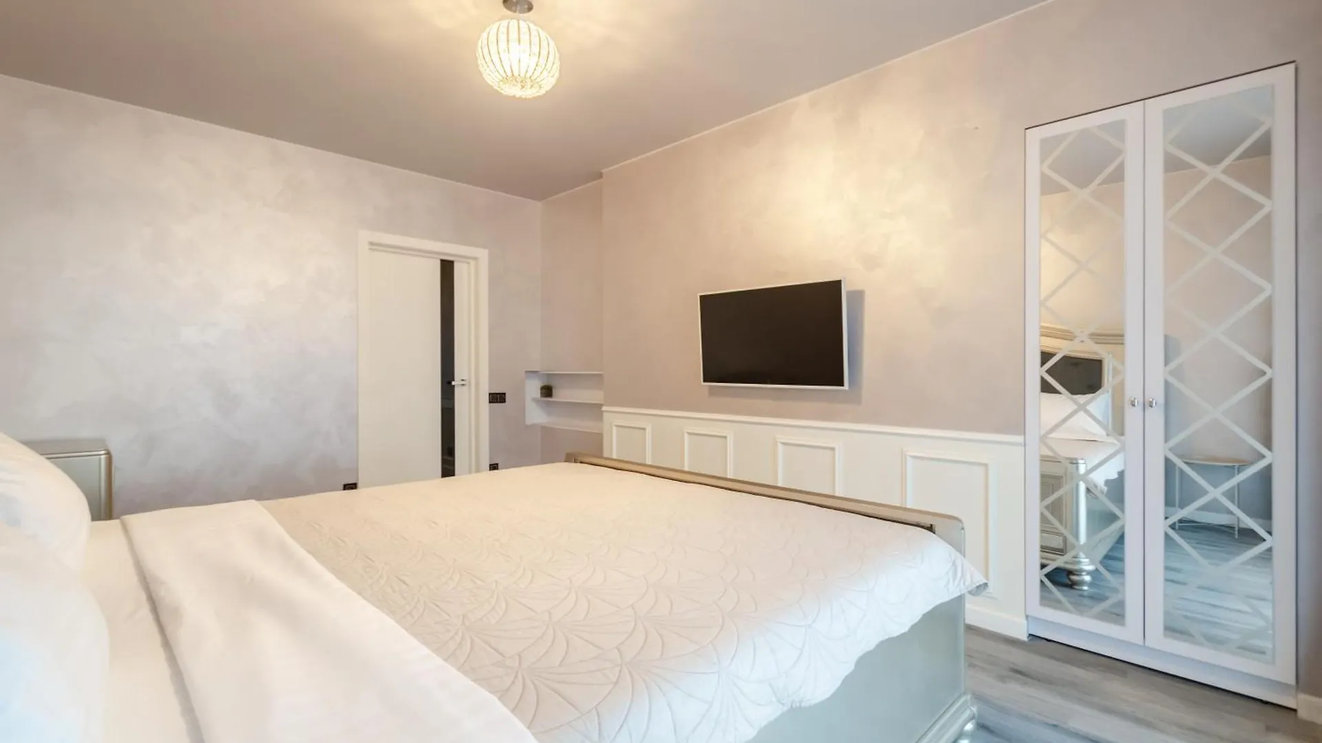 Petrovdom 109-200 In Spacious 2 Bedroom Apartments At Rc Kvartet, 16Г Vasyl Lypkivskyi Street Kyiv