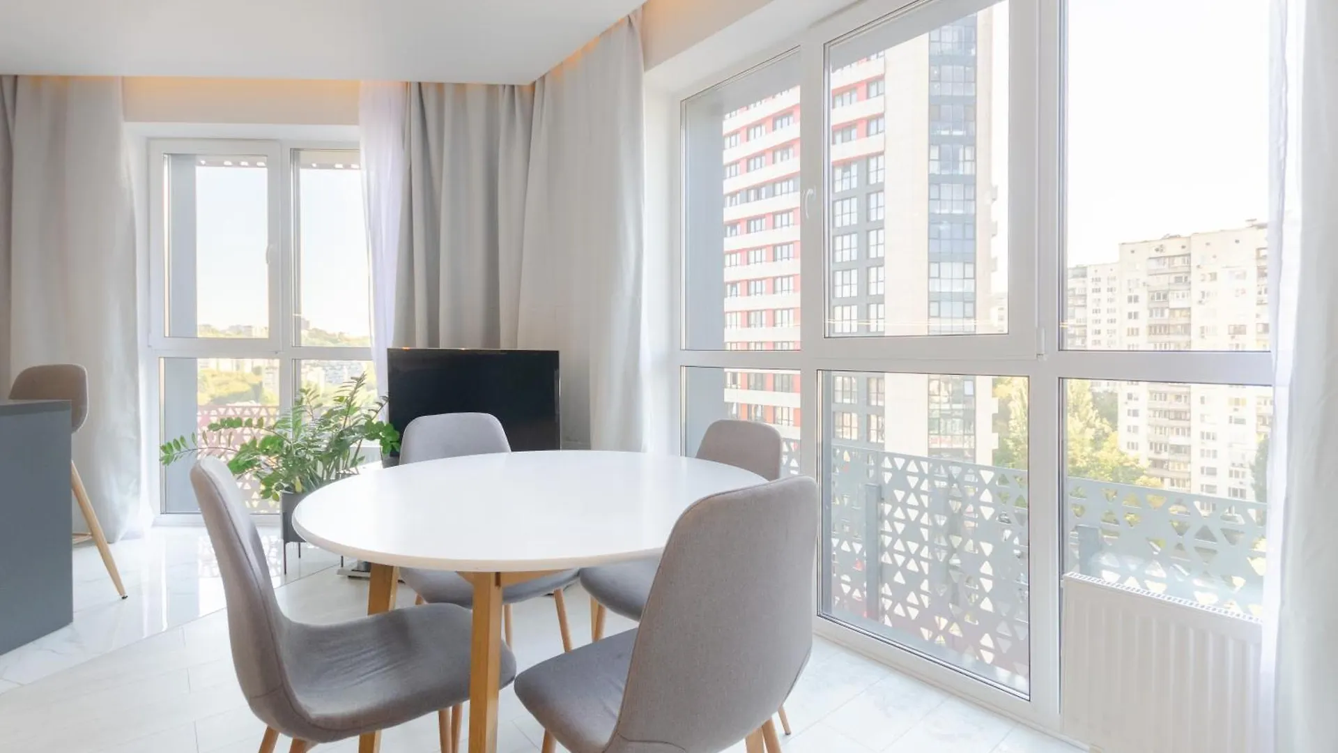 Petrovdom 109-200 In Spacious 2 Bedroom Apartments At Rc Kvartet, 16Г Vasyl Lypkivskyi Street Kiev 0*,